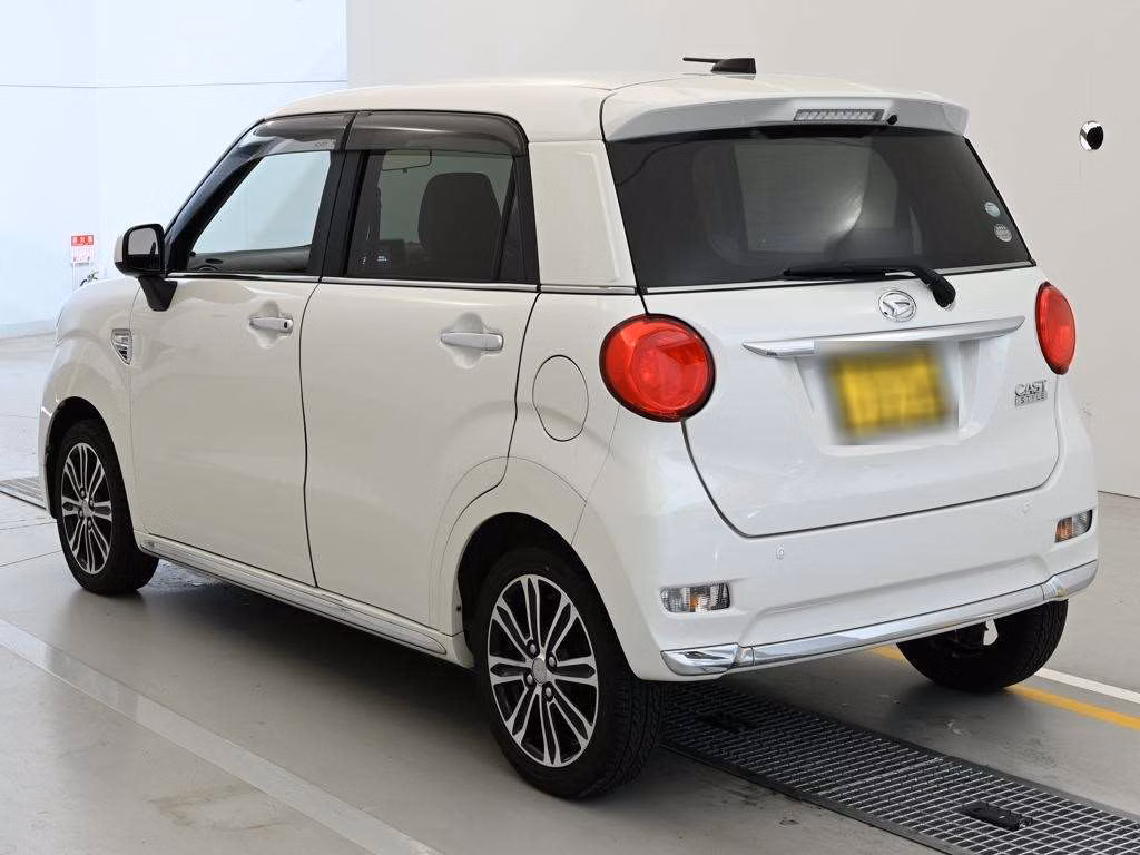 DAIHATSU CAST