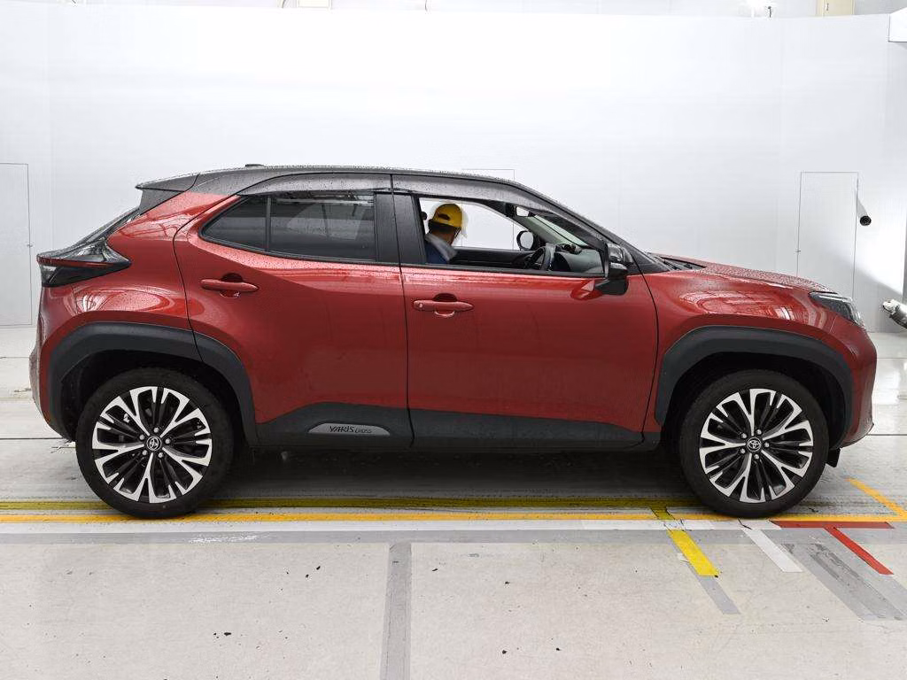 TOYOTA YARIS CROSS