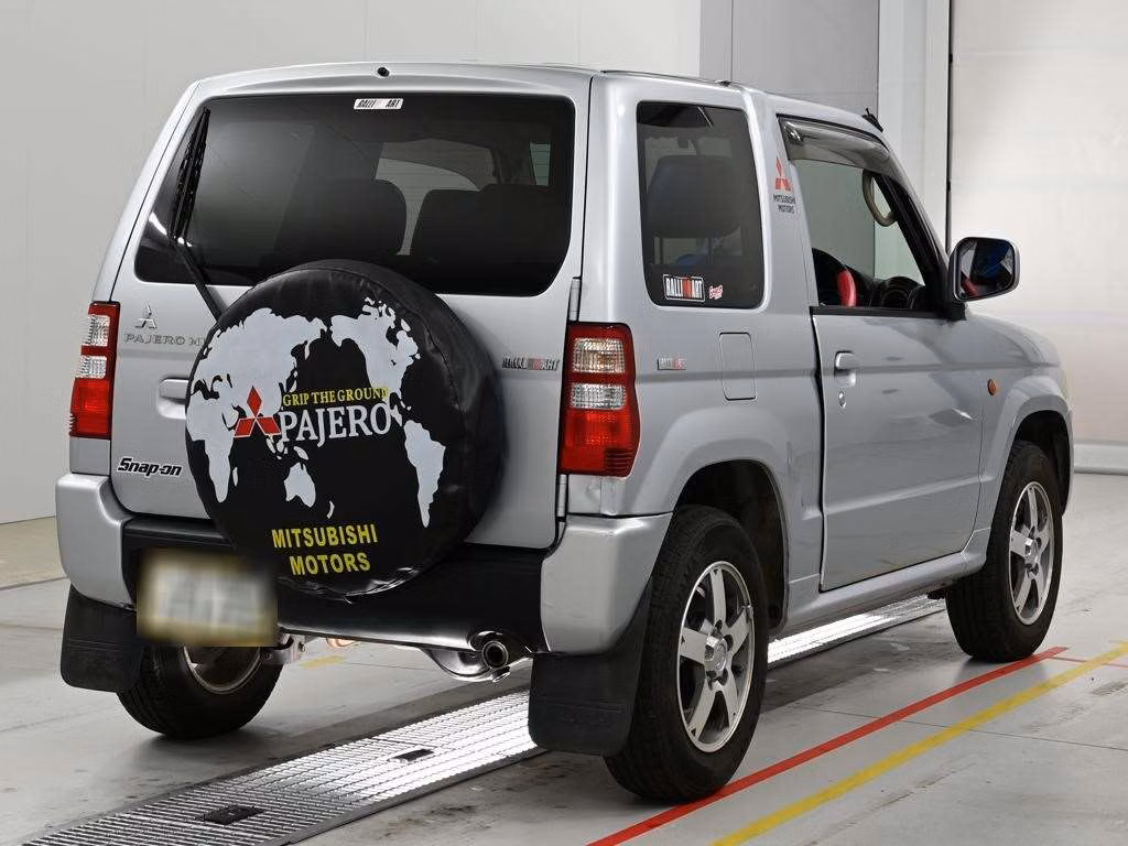 MITSUBISHI PAJERO MINI