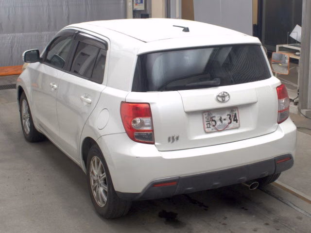 TOYOTA IST