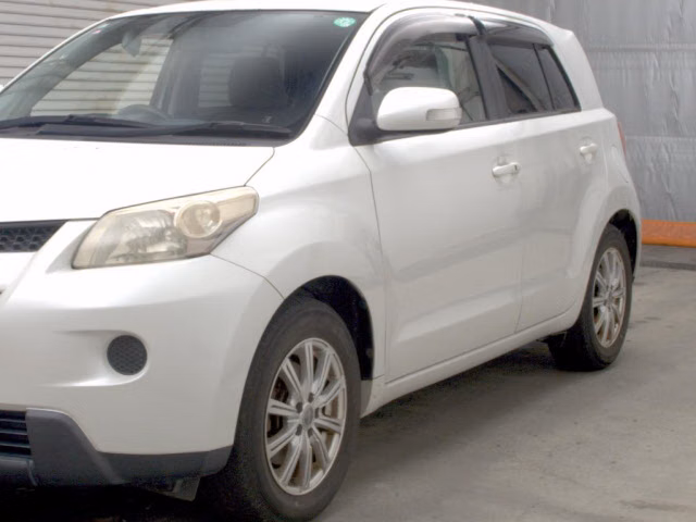 TOYOTA IST