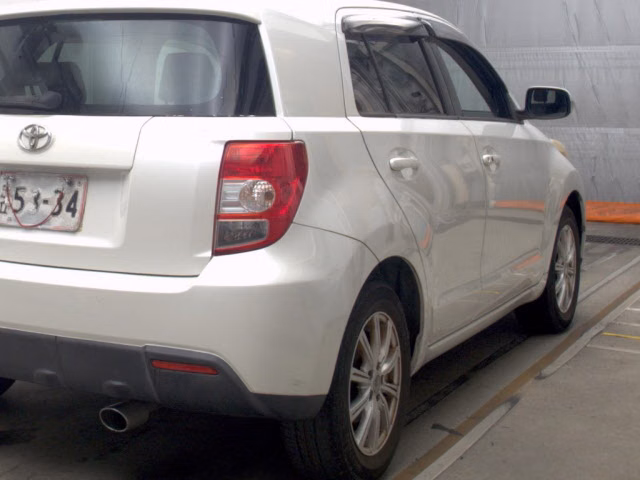 TOYOTA IST