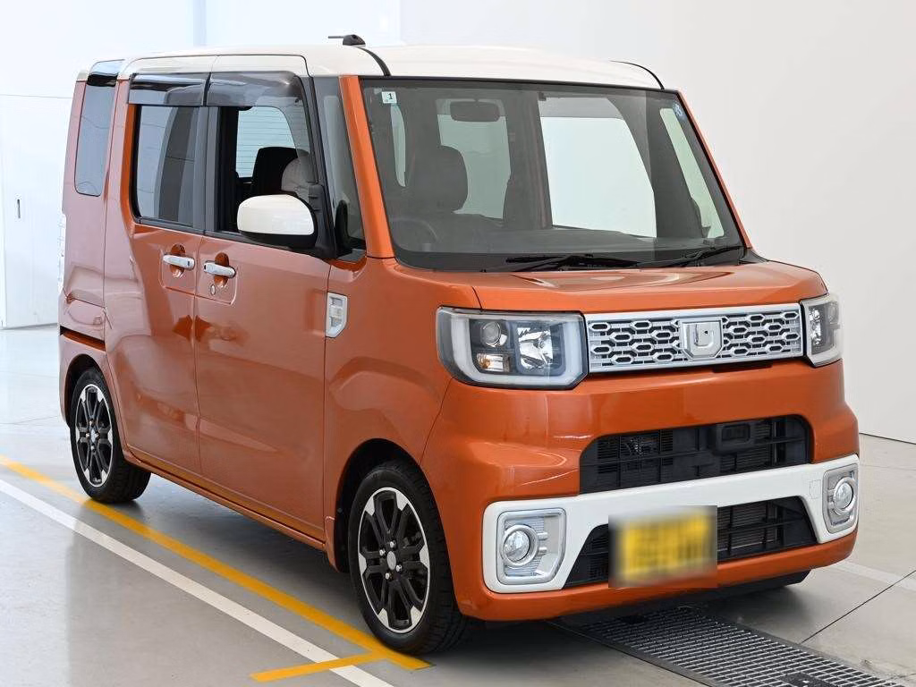 DAIHATSU WAKE