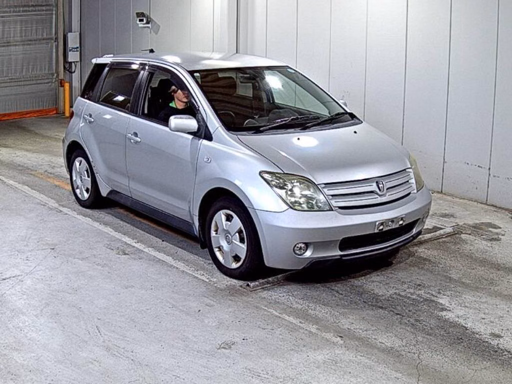 TOYOTA IST