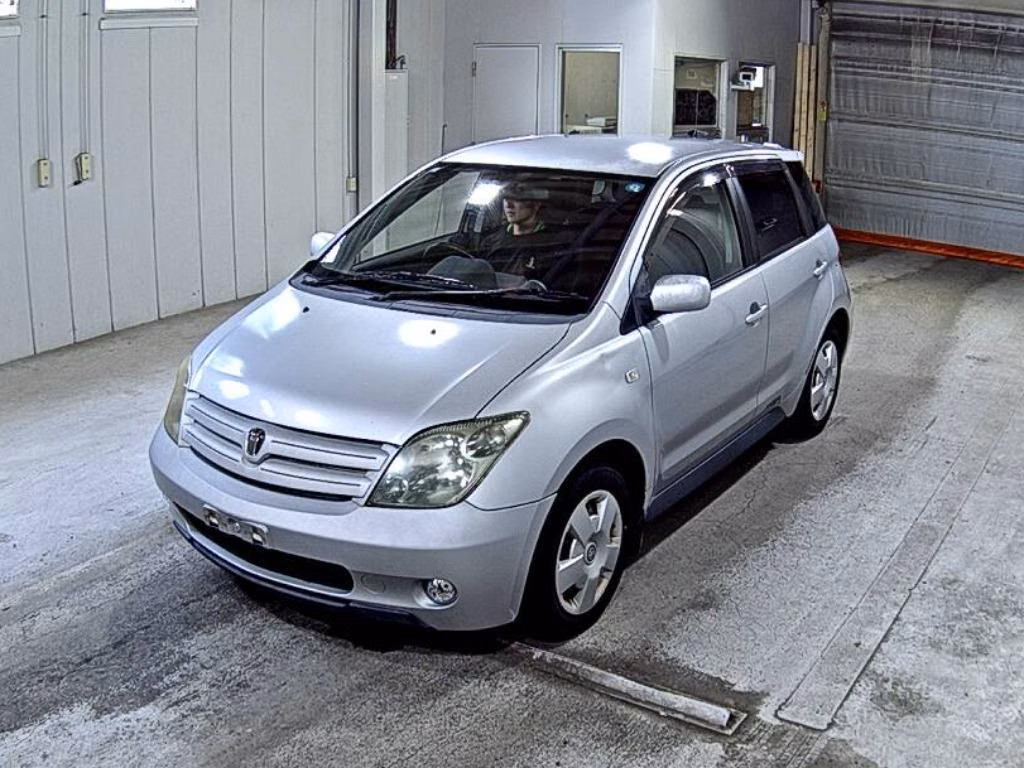 TOYOTA IST