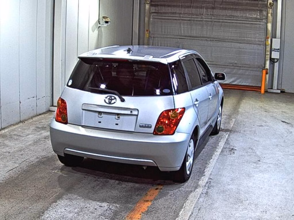 TOYOTA IST