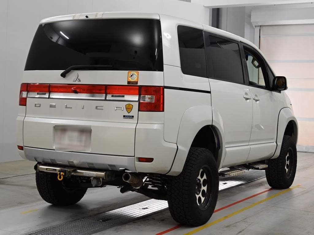 MITSUBISHI DELICA D:5