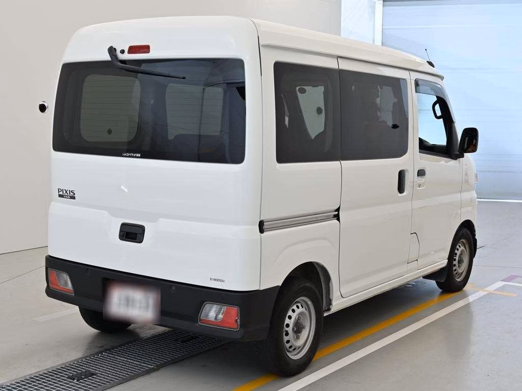TOYOTA PIXIS VAN