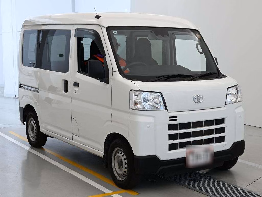 TOYOTA PIXIS VAN