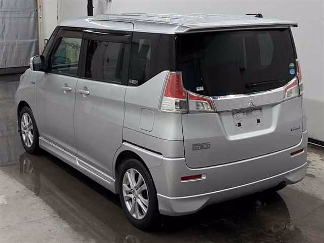 MITSUBISHI DELICA D:2