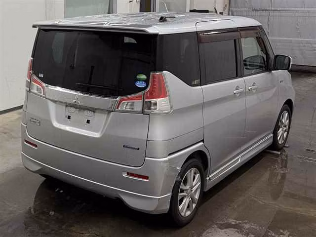 MITSUBISHI DELICA D:2