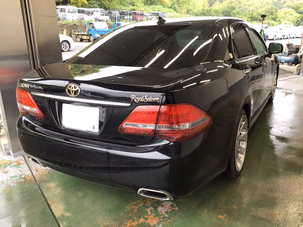 TOYOTA CROWN