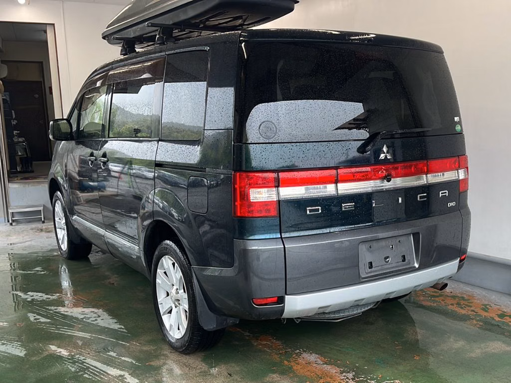 MITSUBISHI DELICA D:5