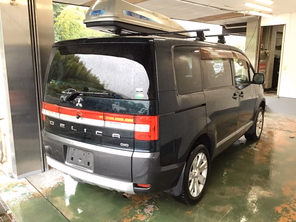 MITSUBISHI DELICA D:5