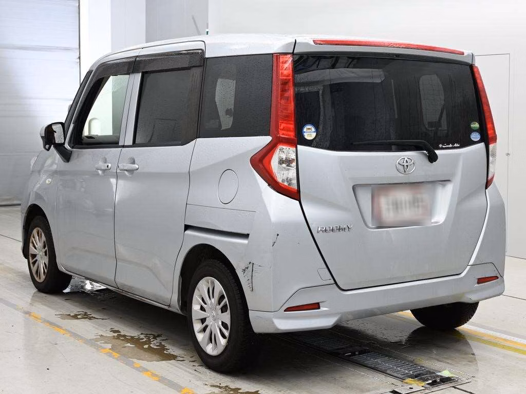 TOYOTA ROOMY