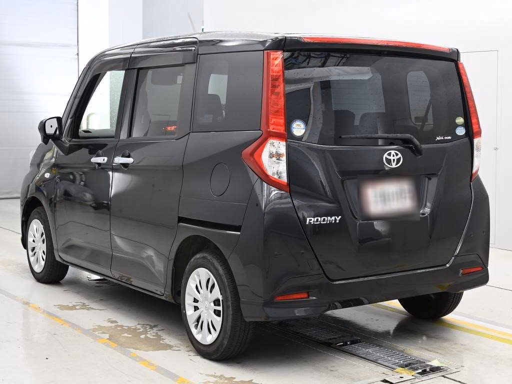 TOYOTA ROOMY