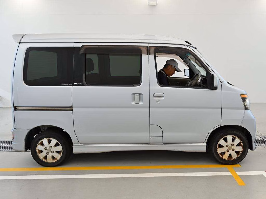 DAIHATSU ATRAI