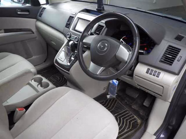 MAZDA MPV