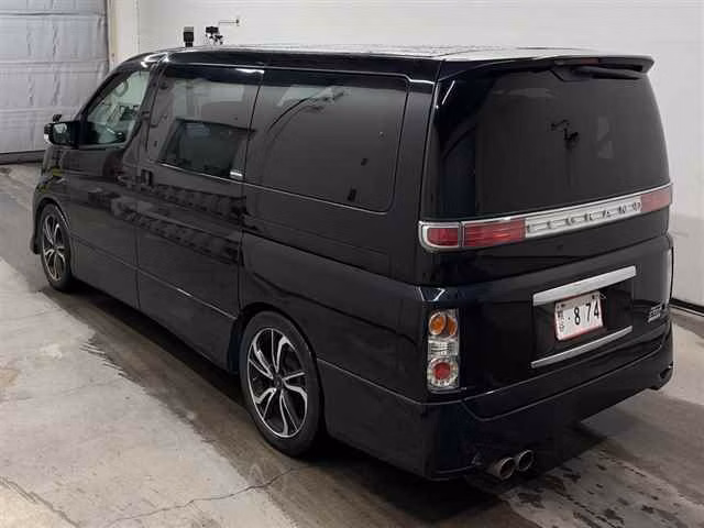 NISSAN ELGRAND