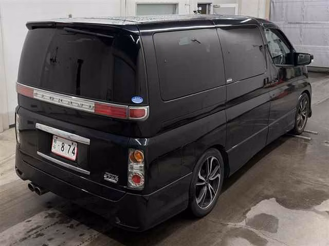 NISSAN ELGRAND