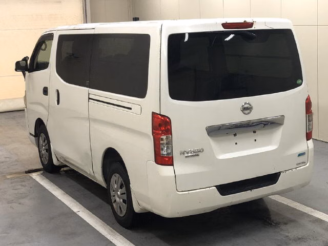 NISSAN NV350 CARAVAN