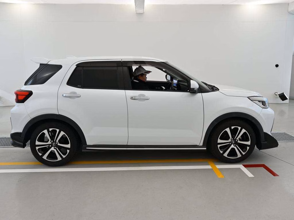 DAIHATSU ROCKY