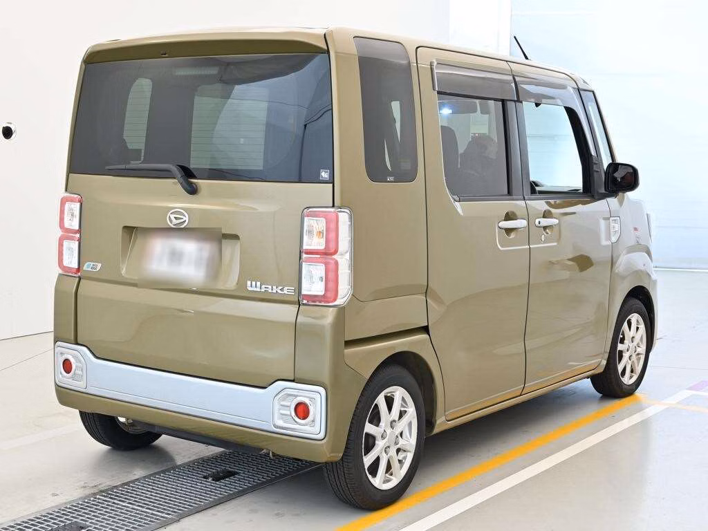 DAIHATSU WAKE