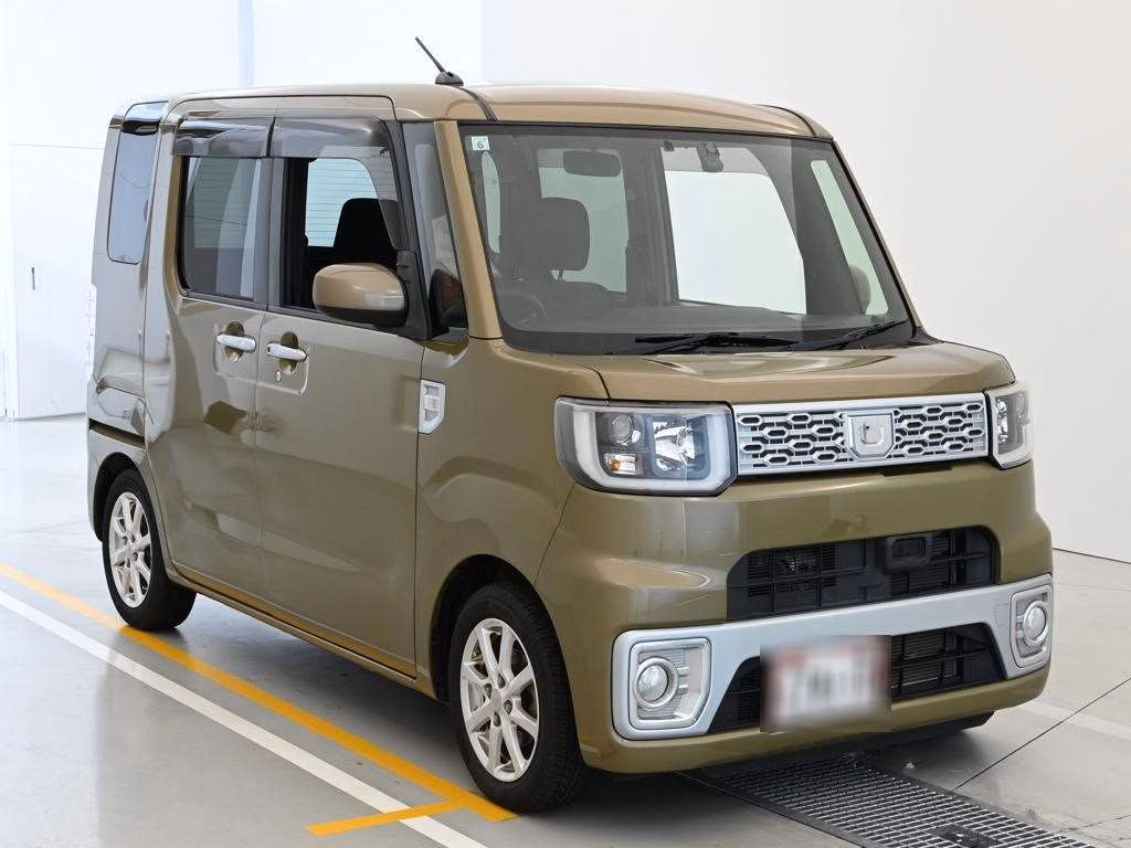 DAIHATSU WAKE