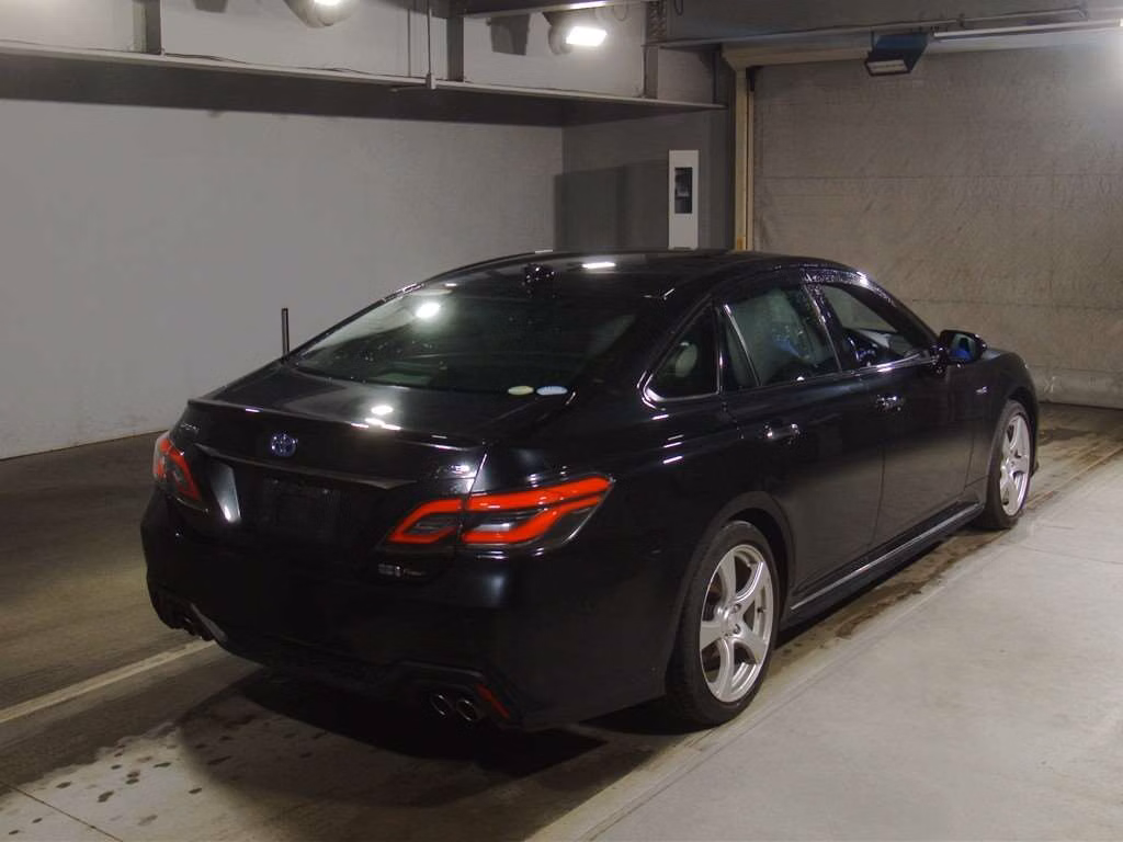 TOYOTA CROWN