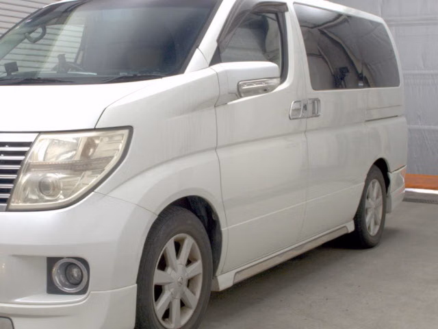 NISSAN ELGRAND