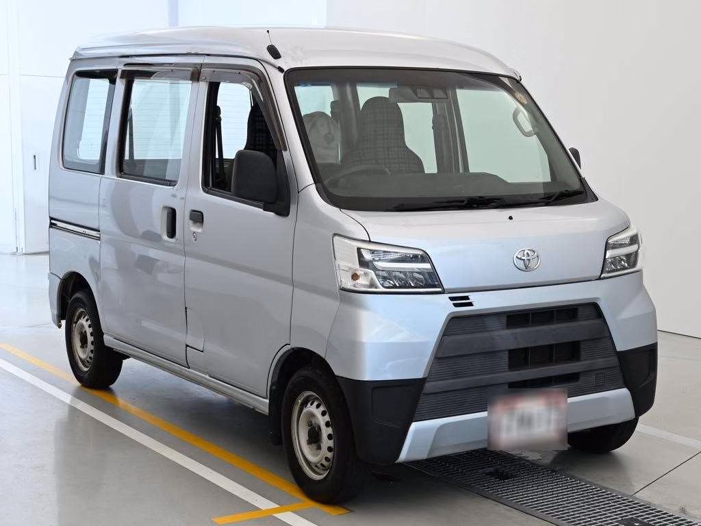 TOYOTA PIXIS VAN