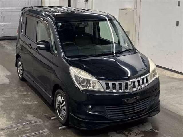MITSUBISHI DELICA D:2