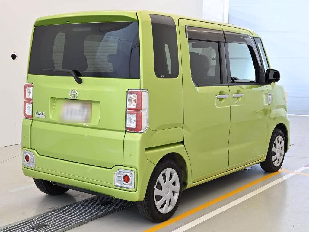 TOYOTA PIXIS MEGA