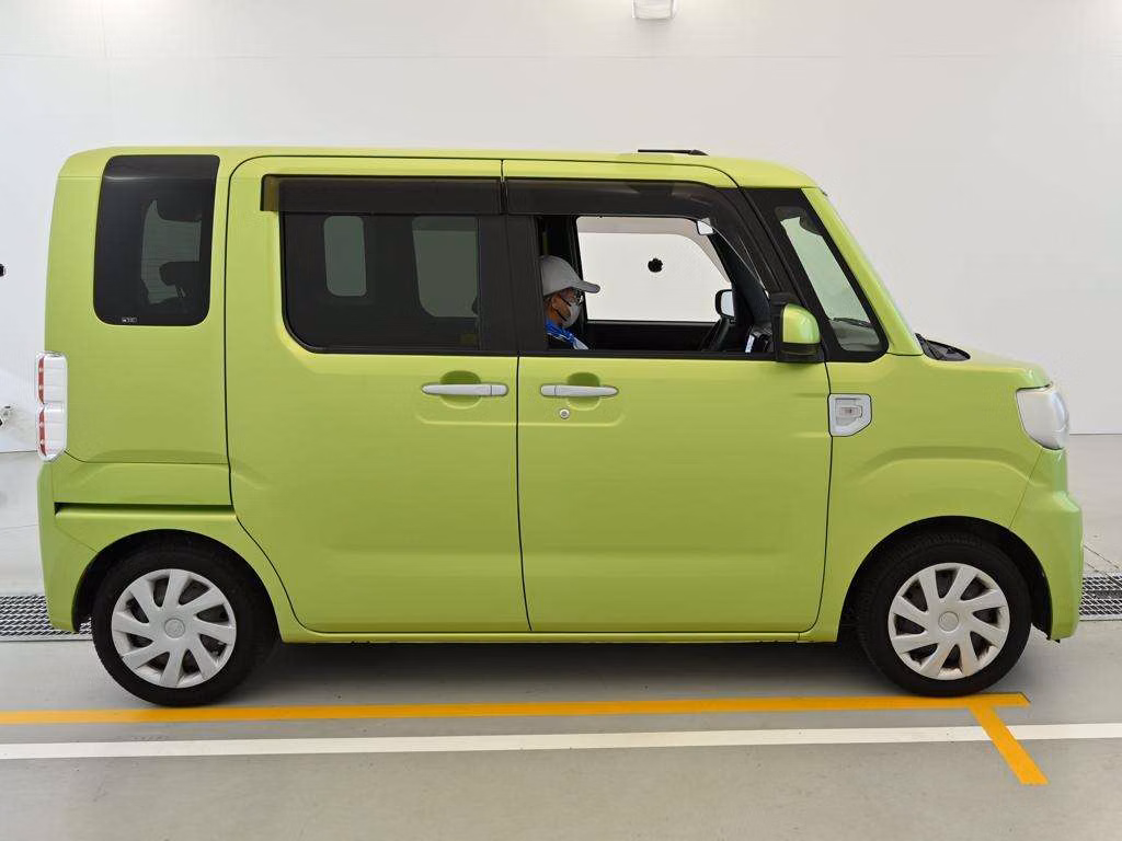 TOYOTA PIXIS MEGA