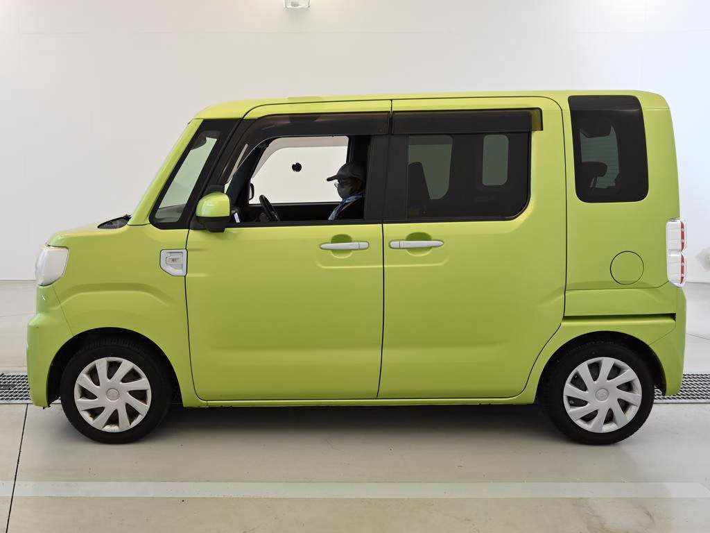 TOYOTA PIXIS MEGA