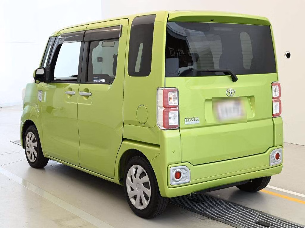 TOYOTA PIXIS MEGA
