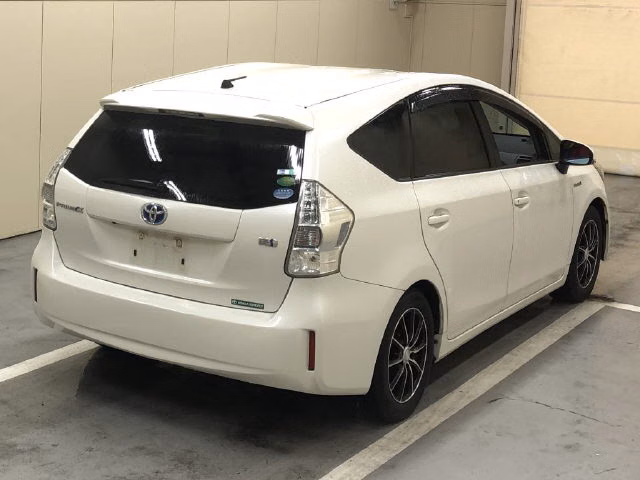 TOYOTA PRIUS ALPHA