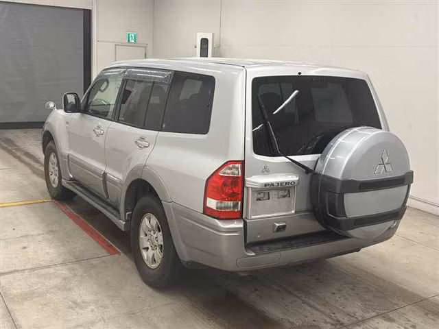 MITSUBISHI PAJERO