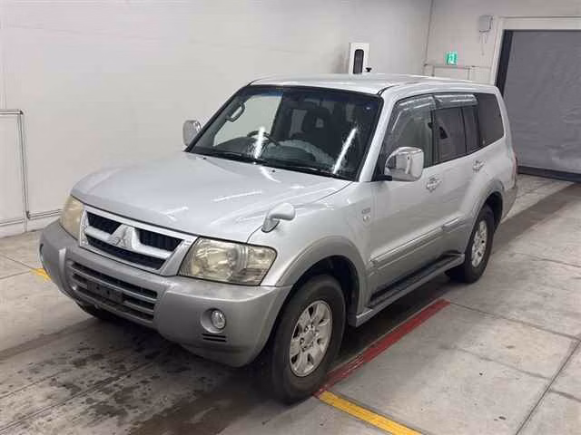 MITSUBISHI PAJERO