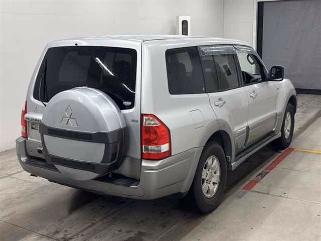 MITSUBISHI PAJERO