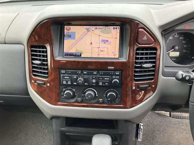MITSUBISHI PAJERO