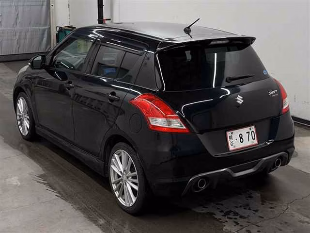 SUZUKI SWIFT