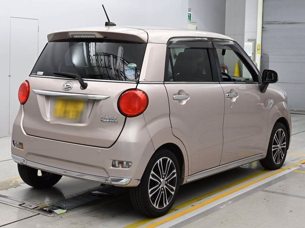 DAIHATSU CAST