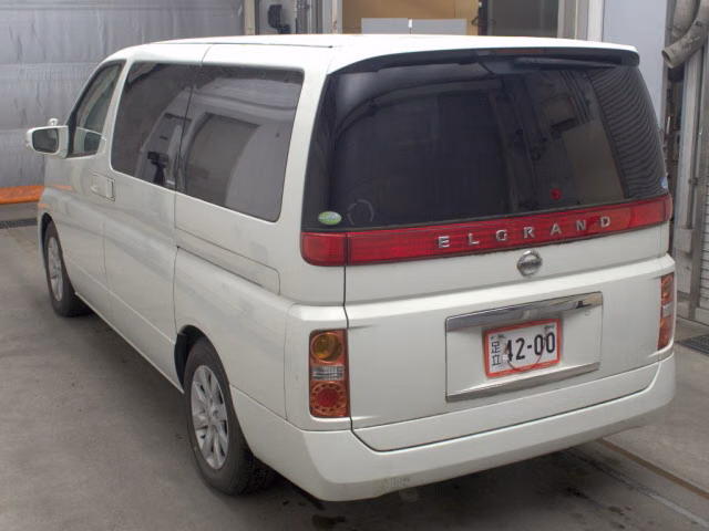 NISSAN ELGRAND