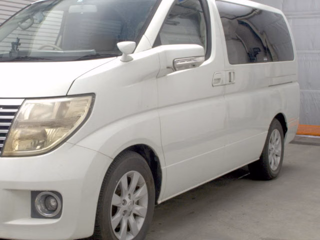 NISSAN ELGRAND