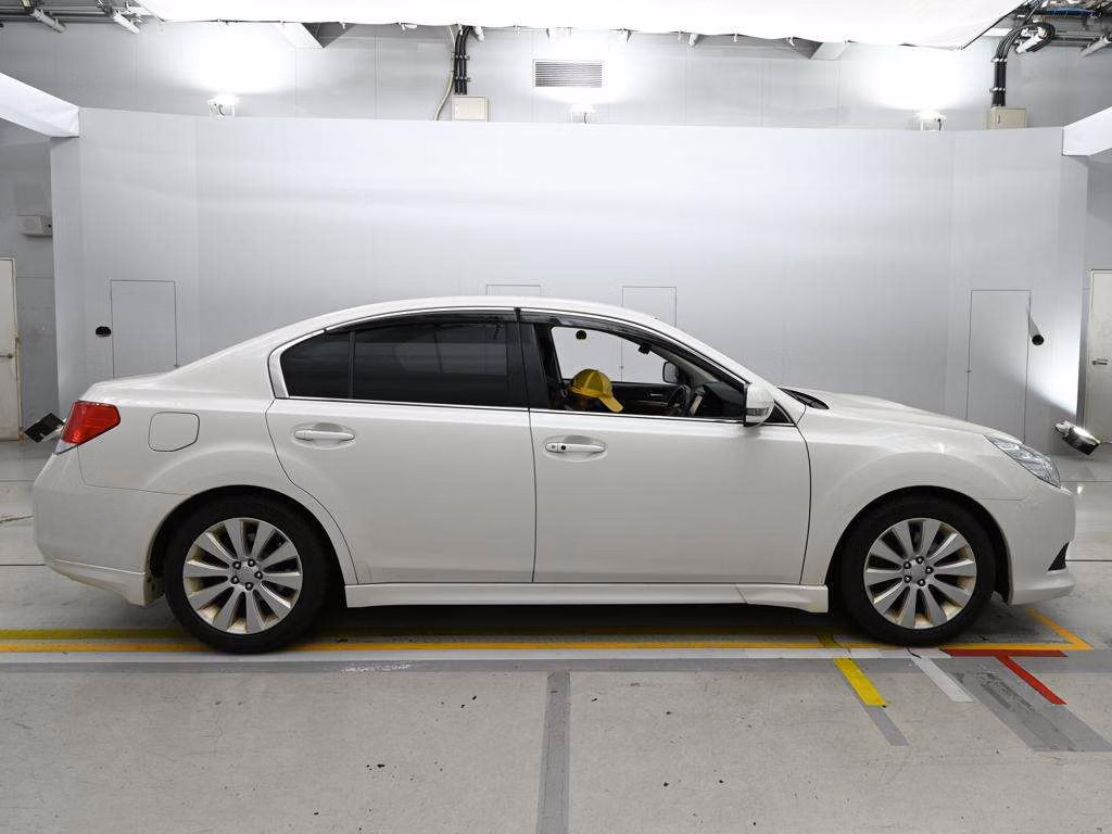 SUBARU LEGACY B4