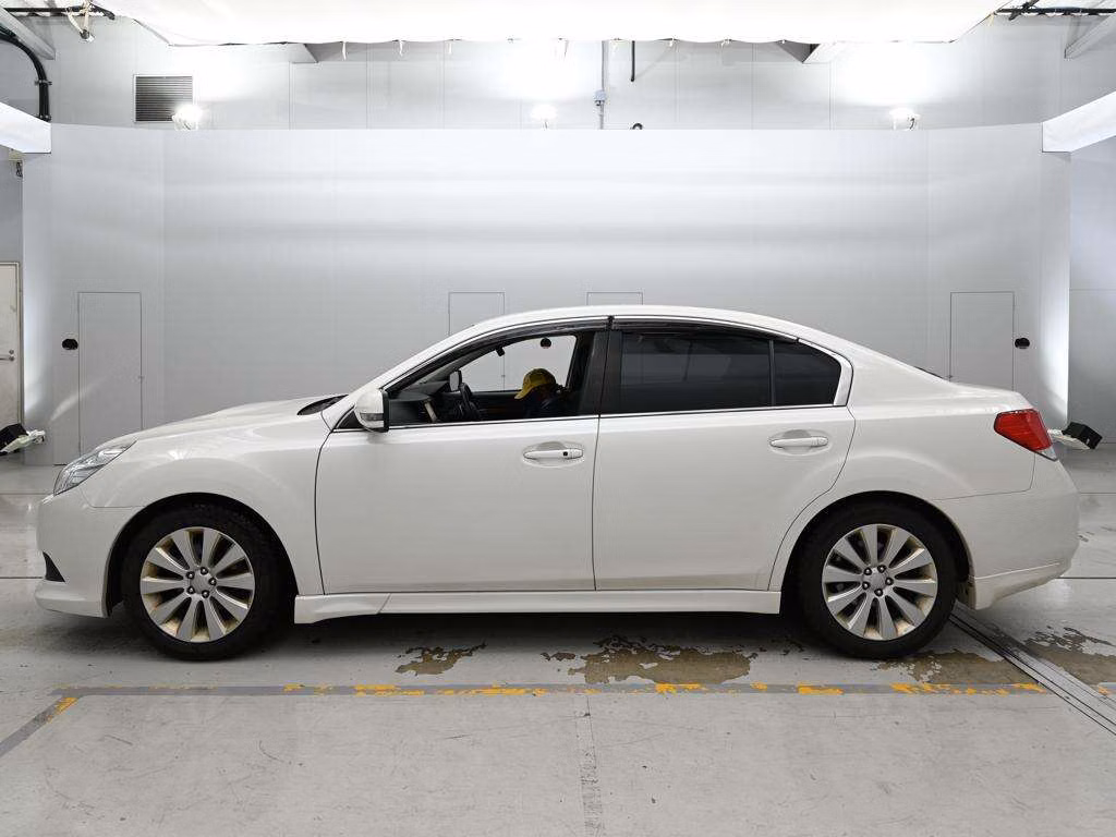 SUBARU LEGACY B4
