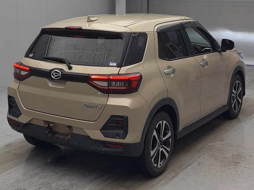 DAIHATSU ROCKY