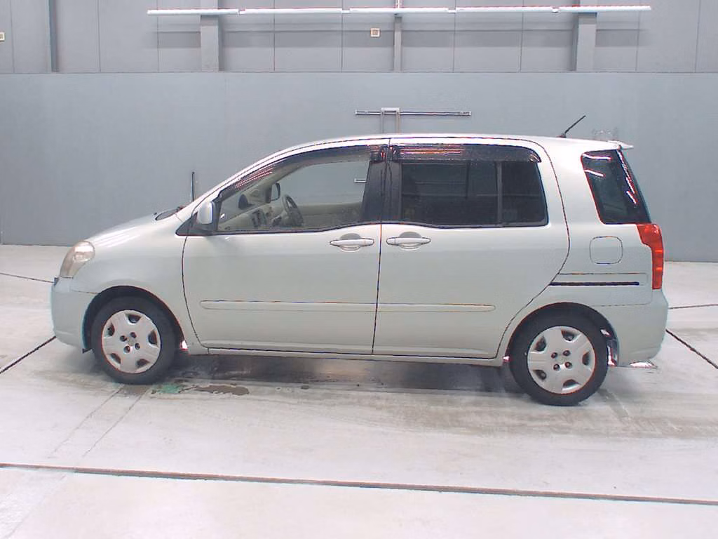 TOYOTA RAUM