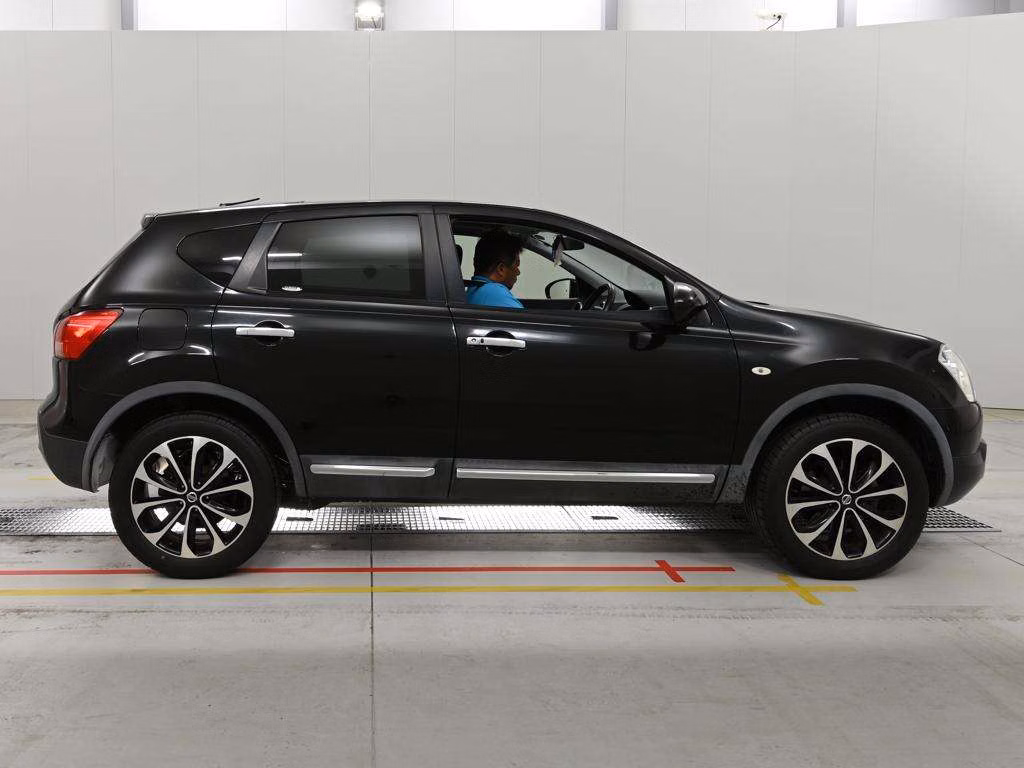 NISSAN DUALIS